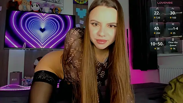 Chloe loo online show from December 2025 02:20:01 PM