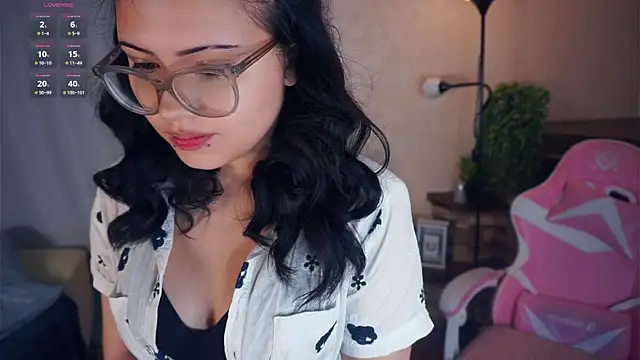 Snapshot of VerniceEngelking chatting on October 2025 05:06:02 AM VerniceEngelking online show from October 2025 05:06:02 AM