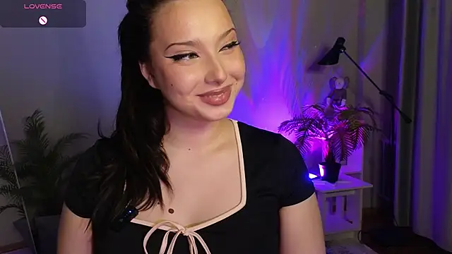 Snapshot of Lucy_louras chatting on October 2025 12:02:02 PM Lucy louras online show from October 2025 12:02:02 PM