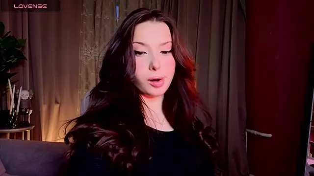 Lucy louras online show from November 2025 12:10:02 PM