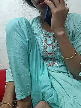 maya-Couple19 online show from February 2026 05:59:02 PM