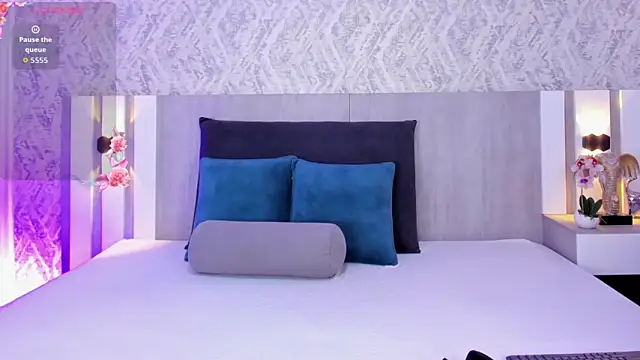 celeste sc0tt online show from September 2025 01:22:02 PM