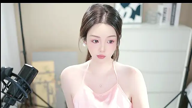 abbyli12 online show from November 2025 03:27:01 PM