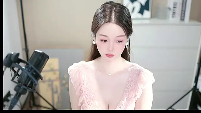 abbyli12 online show from November 2025 04:11:02 PM