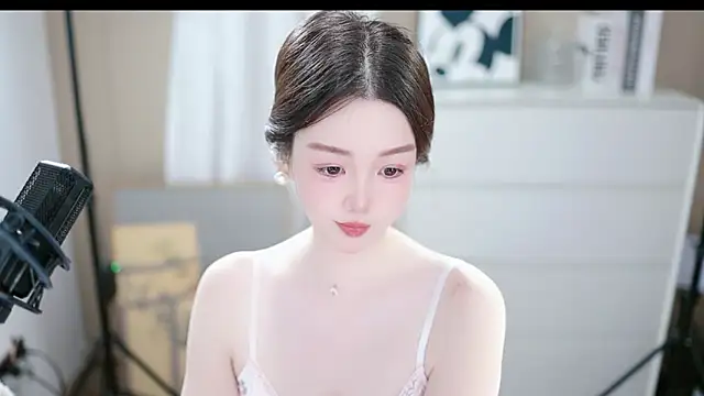 abbyli12 online show from October 2025 02:16:02 PM