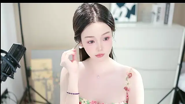 abbyli12 online show from November 2025 03:27:01 PM