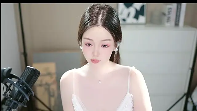 abbyli12 online show from November 2025 04:54:01 PM