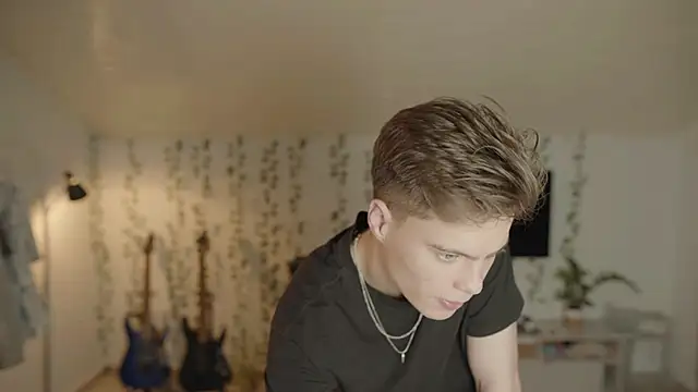 RusBradPitt online show from December 2025 03:36:02 PM