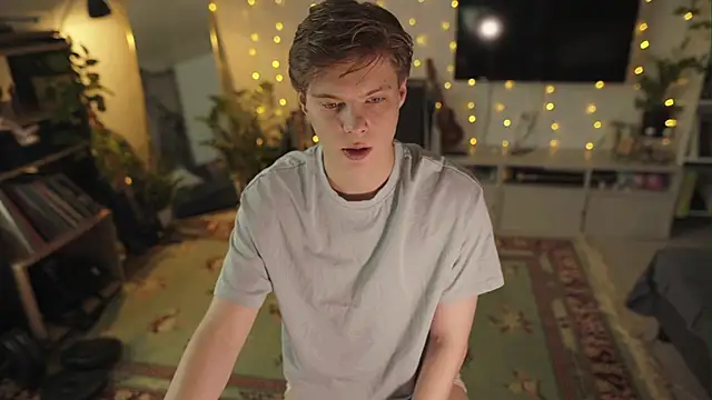 RusBradPitt online show from April 2026 03:19:01 PM