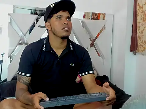 Snapshot of klever_haston chatting on December 2025 11:05:02 PM klever haston online show from December 2025 11:05:02 PM