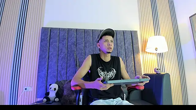 DustinandJordan online show from October 2025 04:47:02 AM