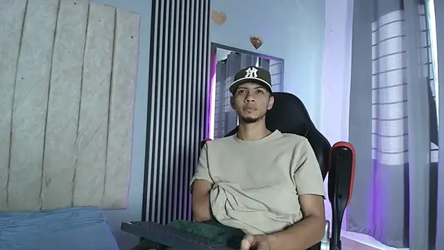 Snapshot of DustinandJordan chatting on November 2025 12:04:02 PM DustinandJordan online show from November 2025 12:04:02 PM