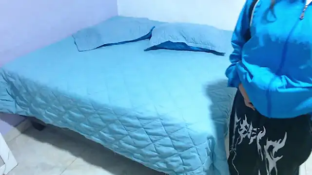 Snapshot of onixandghosty1 chatting on November 2025 07:03:01 PM onixandghosty1 online show from November 2025 07:03:01 PM