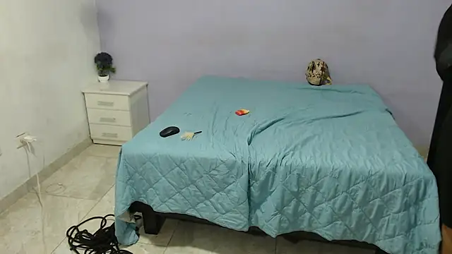 Snapshot of onixandghosty1 chatting on October 2025 08:10:01 PM onixandghosty1 online show from October 2025 08:10:01 PM