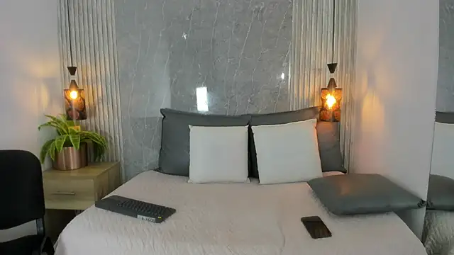 Dominic Taylor  online show from October 2025 03:27:02 AM