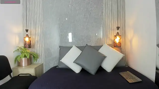 Dominic Taylor  online show from October 2025 03:38:01 AM