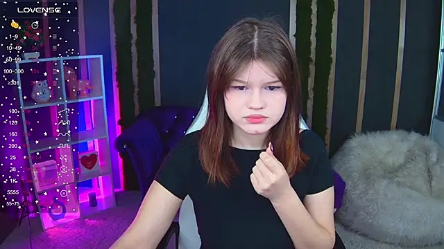 Lunamytrend online show from November 2025 06:35:01 AM