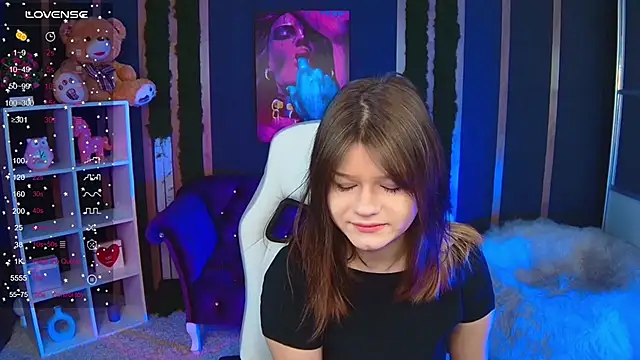 Lunamytrend online show from December 2025 06:14:01 AM