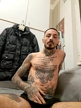 Snapshot of Robe420 chatting on November 2025 04:22:02 PM Robe420 online show from November 2025 04:22:02 PM