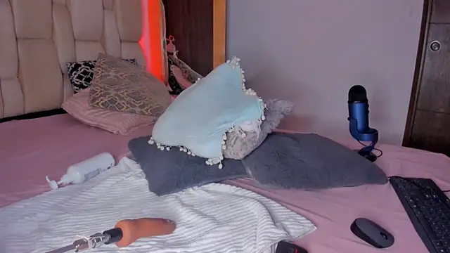 kayla-ada0 online show from October 2025 10:54:01 PM