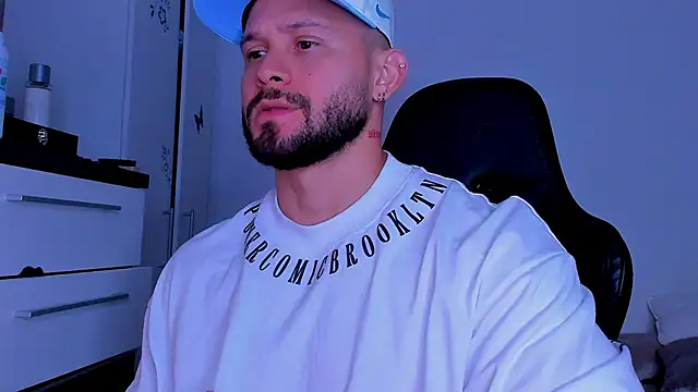 andrewcorey1 online show from September 2025 09:58:02 AM