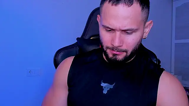 andrewcorey1 online show from October 2025 06:00:01 PM