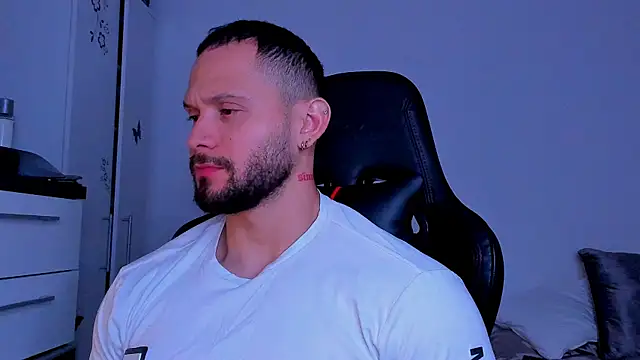 andrewcorey1 online show from September 2025 05:13:01 AM