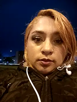 Snapshot of Mariana-94 chatting on December 2025 11:06:02 PM Mariana-94 online show from December 2025 11:06:02 PM