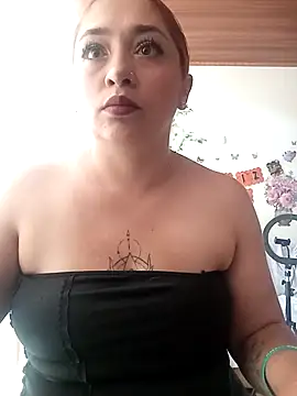 Snapshot of Mariana-94 chatting on November 2025 06:13:01 PM Mariana-94 online show from November 2025 06:13:01 PM