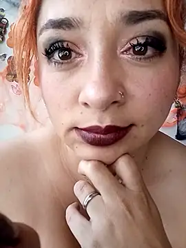 Snapshot of Mariana-94 chatting on October 2025 04:07:02 PM Mariana-94 online show from October 2025 04:07:02 PM