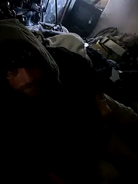 bearded cross online show from December 2025 08:50:01 PM