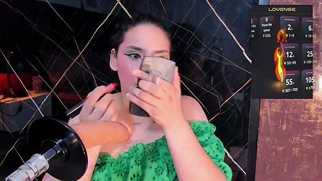 TIFFANY GLOW   online show from October 2025 10:44:01 PM