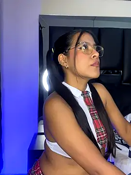 Snapshot of Kendra_C chatting on October 2025 01:05:02 AM Kendra C online show from October 2025 01:05:02 AM