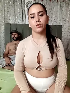 HOTEXTREMCOUPLE online show from November 2025 03:18:01 AM