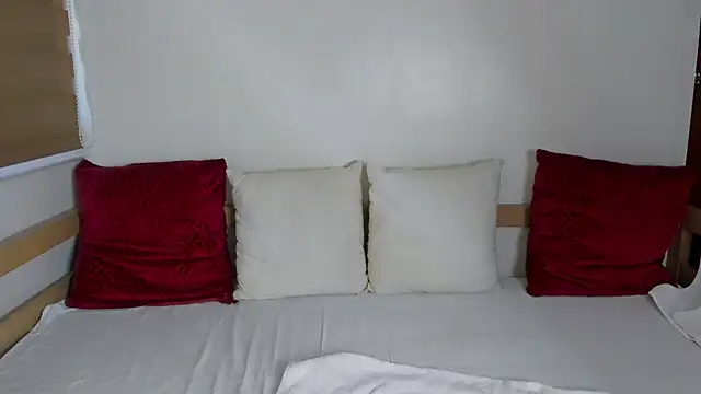 Snapshot of IslandBeauty chatting on September 2025 01:34:01 AM IslandBeauty online show from September 2025 01:34:01 AM