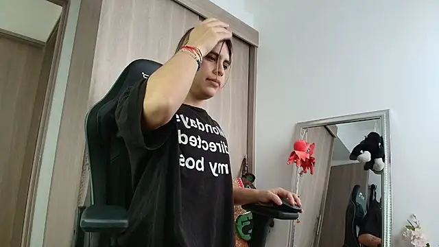 brunothompson3 online show from September 2025 02:29:02 PM