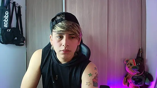 brunothompson3 online show from September 2025 11:22:02 PM