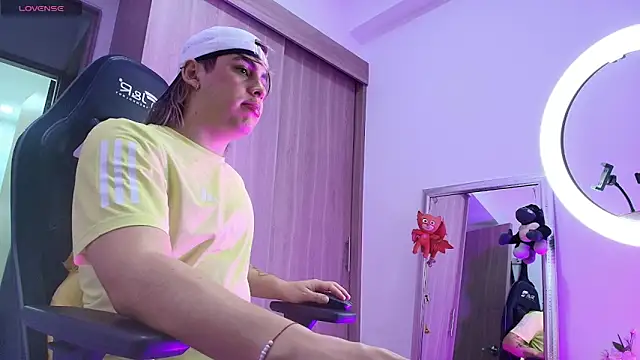 brunothompson3 online show from October 2025 01:38:02 AM