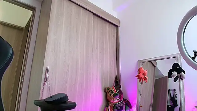 brunothompson3 online show from September 2025 09:59:01 PM