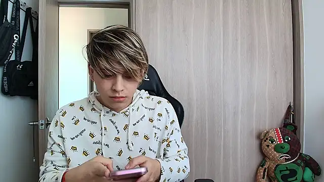 brunothompson3 online show from September 2025 08:14:02 PM