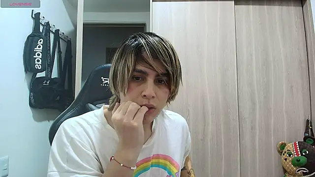 brunothompson3 online show from October 2025 10:05:02 AM