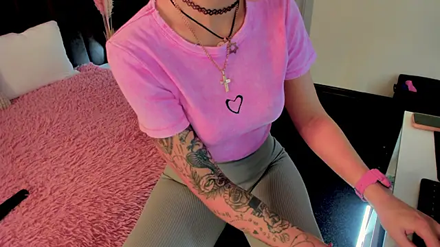 Snapshot of Kira_Key chatting on September 2025 01:45:02 AM Kira Key online show from September 2025 01:45:02 AM