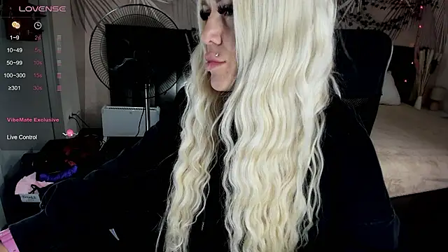 Kira Key online show from February 2026 01:37:02 AM