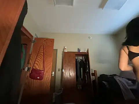 petitelatinateen online show from January 2026 06:04:01 PM