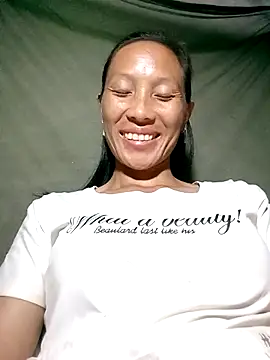 Snapshot of Lisa_pusy chatting on October 2025 12:17:02 PM Lisa pusy online show from October 2025 12:17:02 PM