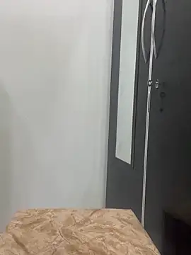 Snapshot of layra_9900 chatting on October 2025 06:05:01 PM layra 9900 online show from October 2025 06:05:01 PM