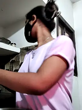 Snapshot of layra_9900 chatting on December 2025 08:31:02 AM layra 9900 online show from December 2025 08:31:02 AM