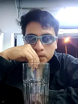 Snapshot of QJHoElyking chatting on October 2025 02:22:02 AM QJHoElyking online show from October 2025 02:22:02 AM