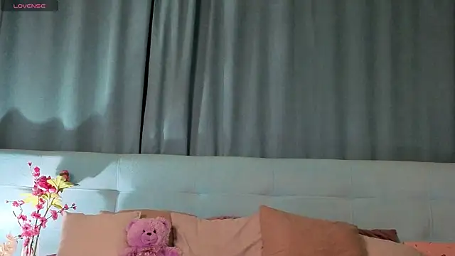 Aurora Bennet online show from February 2026 11:12:01 PM