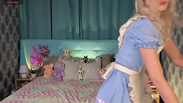 Aurora Bennet online show from November 2025 12:37:01 AM